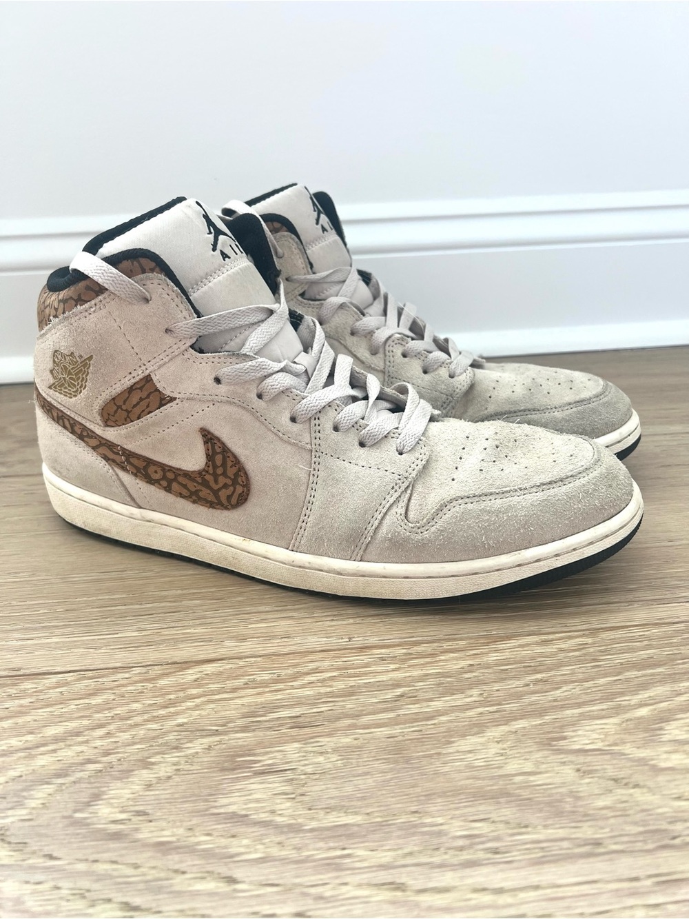Men's Nike Air Jordan 1 Mid SE Orewood Brown Elephant Shoes Size 13 (DZ4129-102)